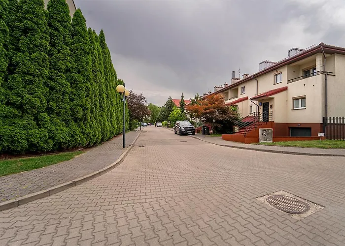 90m2 Prestige - Parking & Jacuzzi & Aircon By Rentujemy شقة *