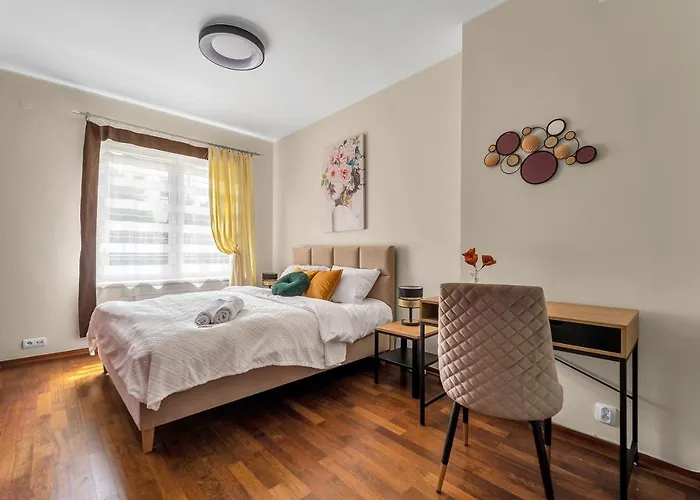 90m2 Prestige - Parking & Jacuzzi & Aircon By Rentujemy وارسو