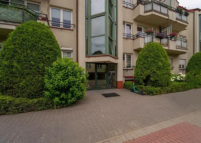 90m2 Prestige - Parking & Jacuzzi & Aircon By Rentujemy شقة *