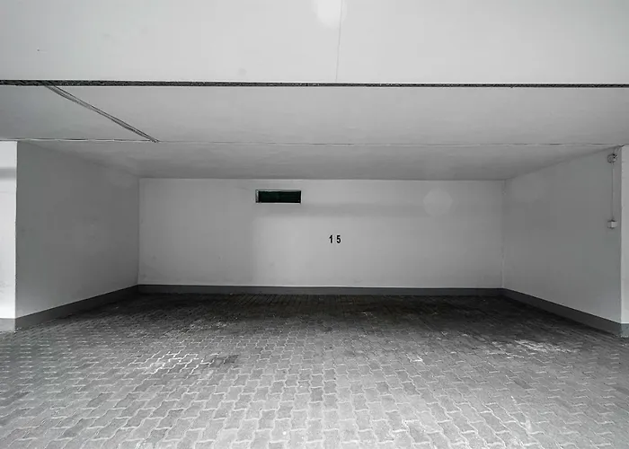 90m2 Prestige - Parking & Jacuzzi & Aircon By Rentujemy شقة