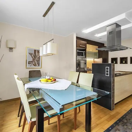 90m2 Prestige - Parking & Jacuzzi & Aircon By Rentujemy ורשה