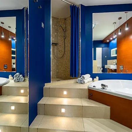 דירה 90m2 Prestige - Parking & Jacuzzi & Aircon By Rentujemy *