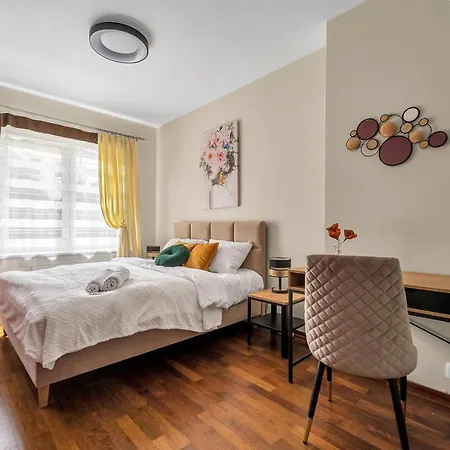 90m2 Prestige - Parking & Jacuzzi & Aircon By Rentujemy Varsó