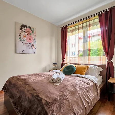 Apartman 90m2 Prestige - Parking & Jacuzzi & Aircon By Rentujemy