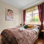 아파트 90m2 Prestige - Parking & Jacuzzi & Aircon By Rentujemy