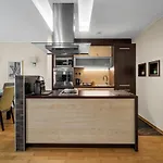 90m2 Prestige - Parking & Jacuzzi & Aircon By Rentujemy 아파트 바르샤바