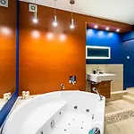 90m2 Prestige - Parking & Jacuzzi & Aircon By Rentujemy