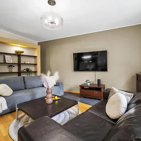 아파트 90m2 Prestige - Parking & Jacuzzi & Aircon By Rentujemy *