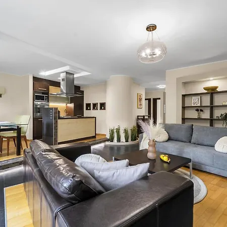 아파트 90m2 Prestige - Parking & Jacuzzi & Aircon By Rentujemy *